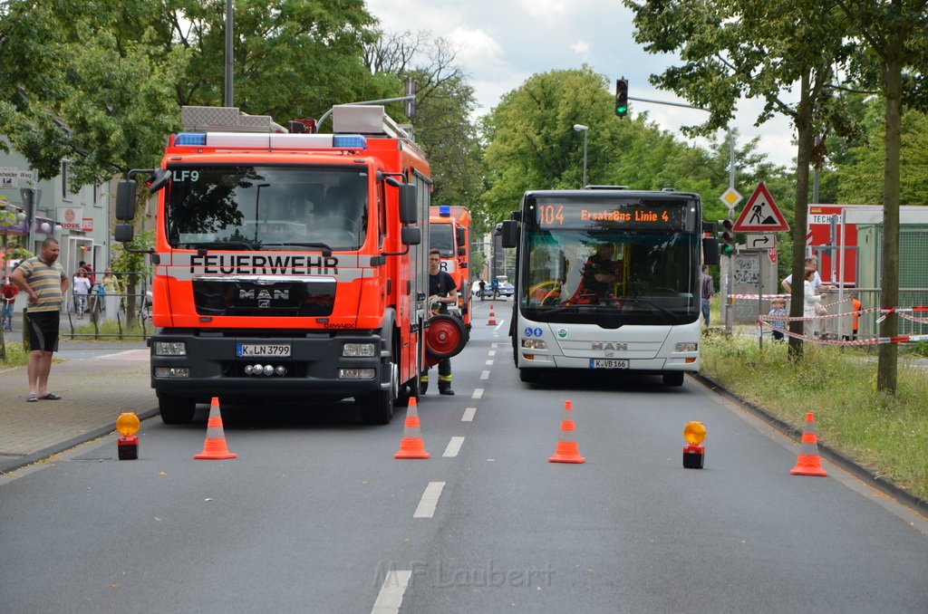 Unfall zwischen zwei KVB Bahnen Koeln Hoehenhaus Im Weidenbruch P235.JPG